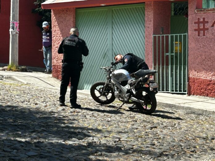 Detienen a motociclista que circulaba con las placas cubiertas (3 ...