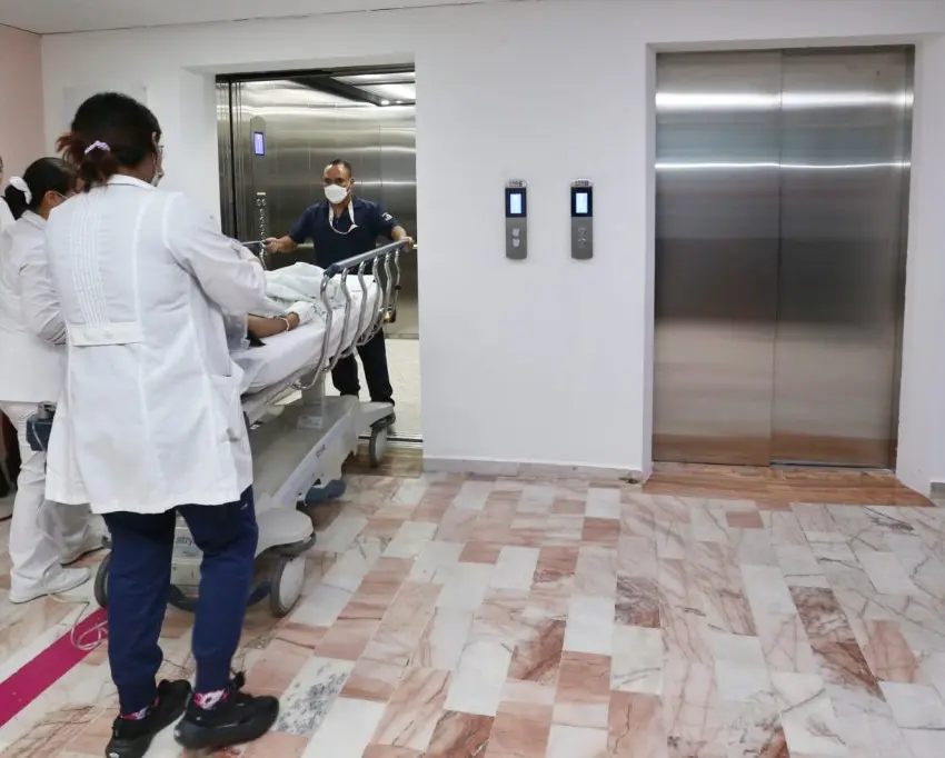 Entregaron nuevos elevadores en hospital del niño