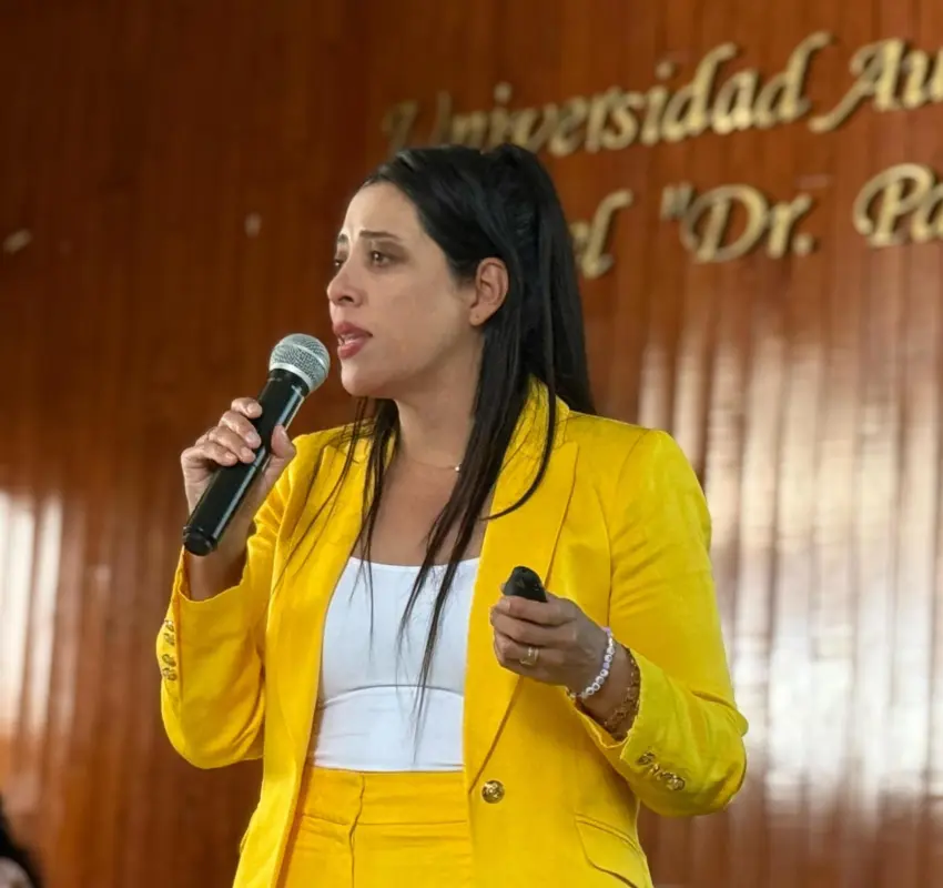Eréndira Fierro presentó propuestas de rectora en Tenancingo