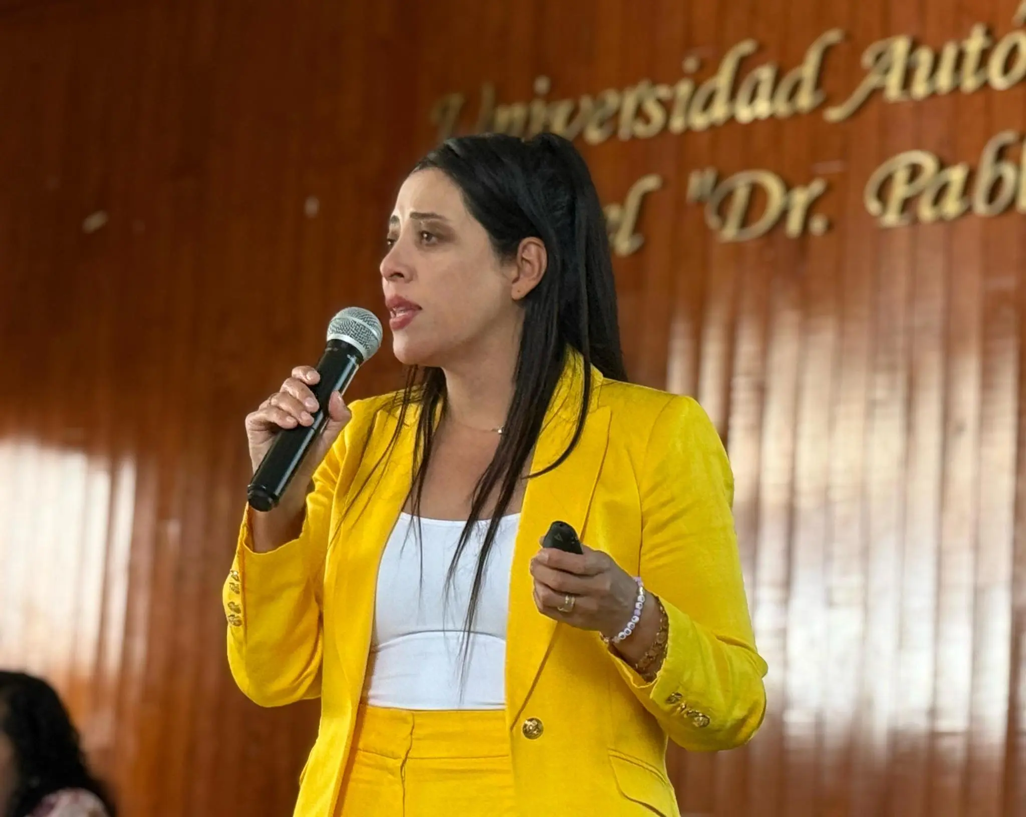 Eréndira Fierro presentó propuestas de rectora en Tenancingo