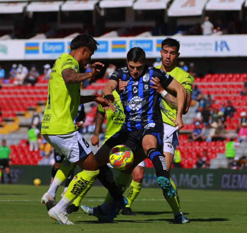 Gallos Blancos ganó a Puebla en medio de la convulsión de Emiliano Gómez del Puebla