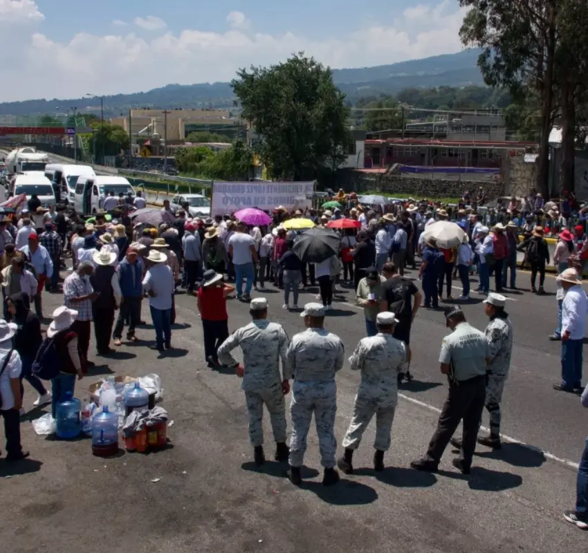 Levantaron bloqueo en carretera a Cuernavaca