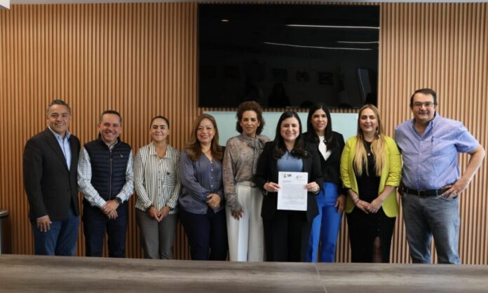 Presenta Leonor Mejía iniciativa para regular el uso de IA en el ...