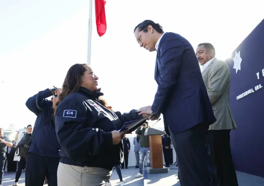 Reconoce Chepe Guerrero a más de 50 elementos de seguridad pública