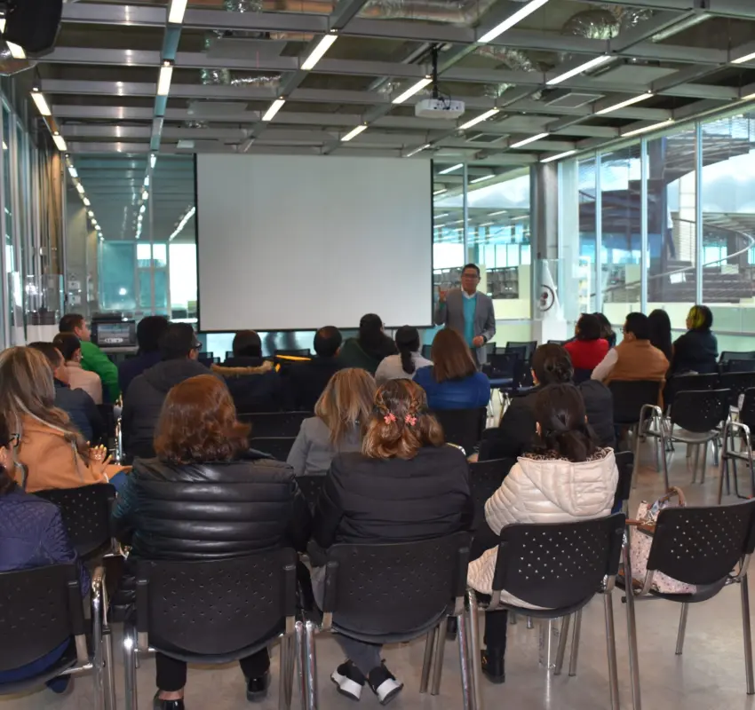 Reflexionan docentes sobre la mejora de la práctica educativa