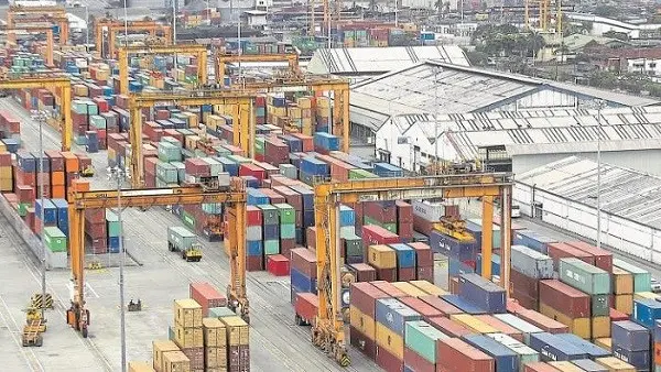 Superávit comercial de 2 MMDD en febrero: INEGI