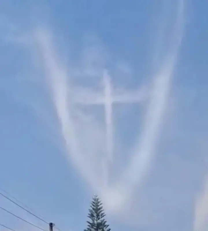 Apareció Cruz en el cielo en Viacrucis de Tejupilco