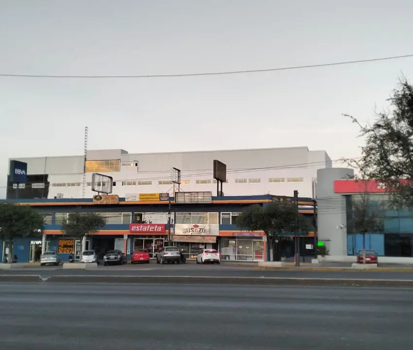 Asaltan a cuentahabiente en una plaza comercial de SJR