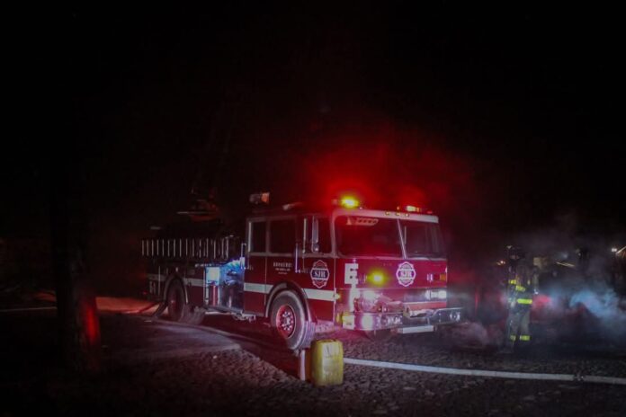Bomberos se enfrentan a distintos riesgos en emergencias ...