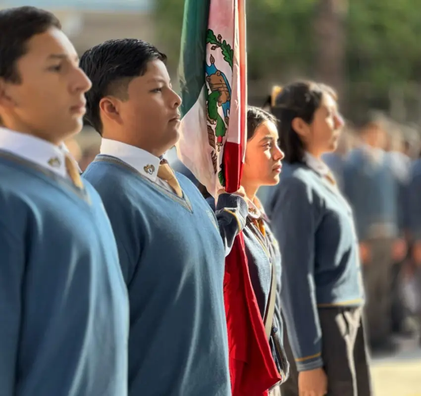 Celebran el 71 aniversario de la secundaria general No. 1 Constitución de 1917