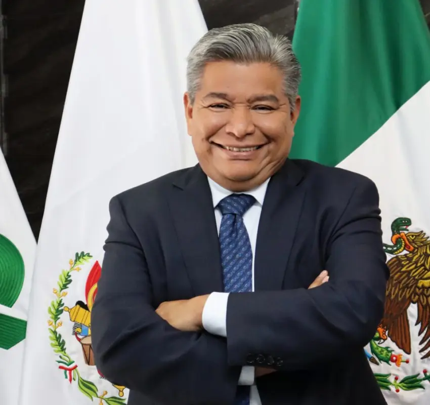 Director General del CONALEP Querétaro titular de la Academia de Ingeniería México