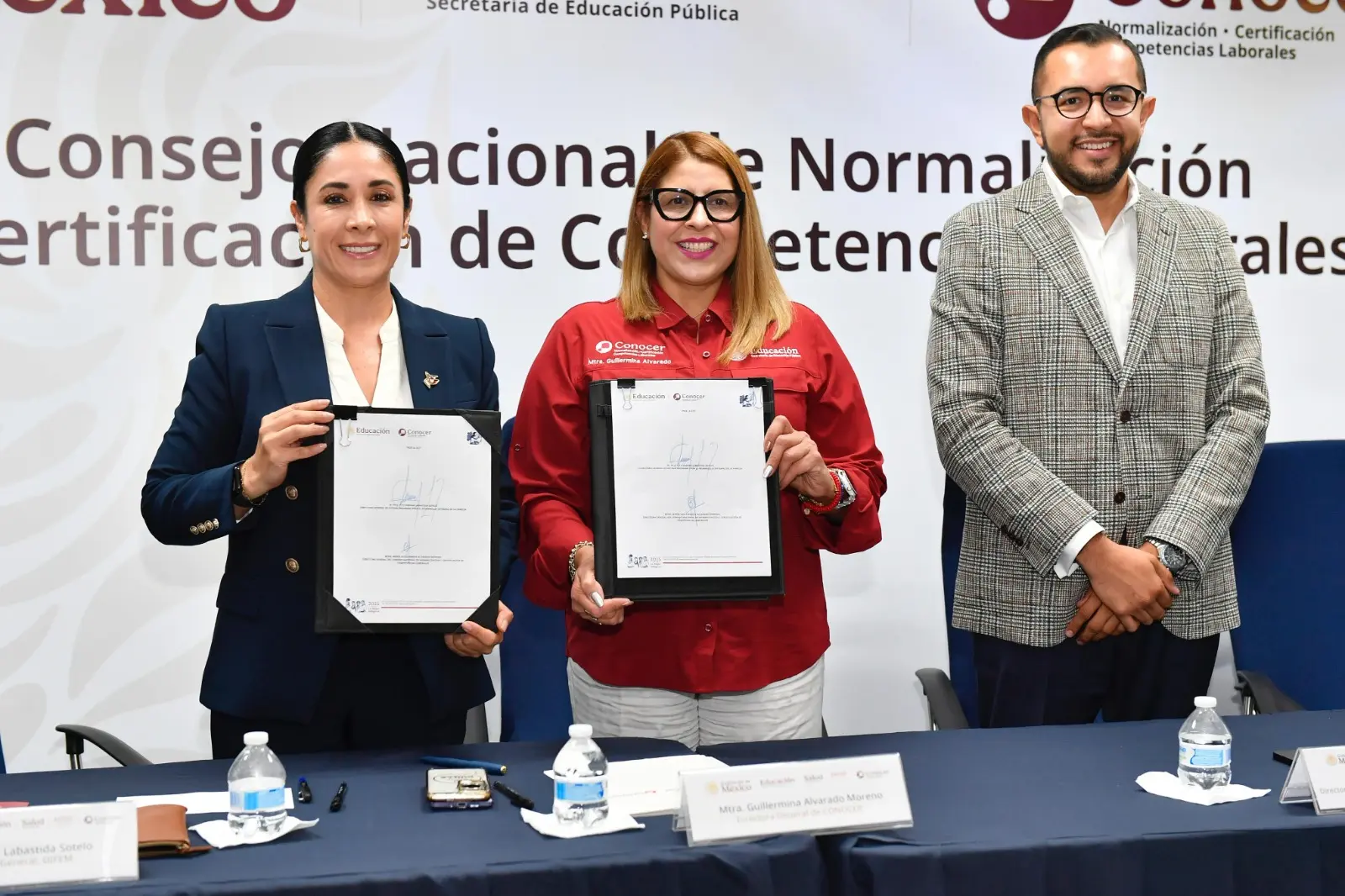EdoMéx primer estado en certificar competencias en Lengua de Señas