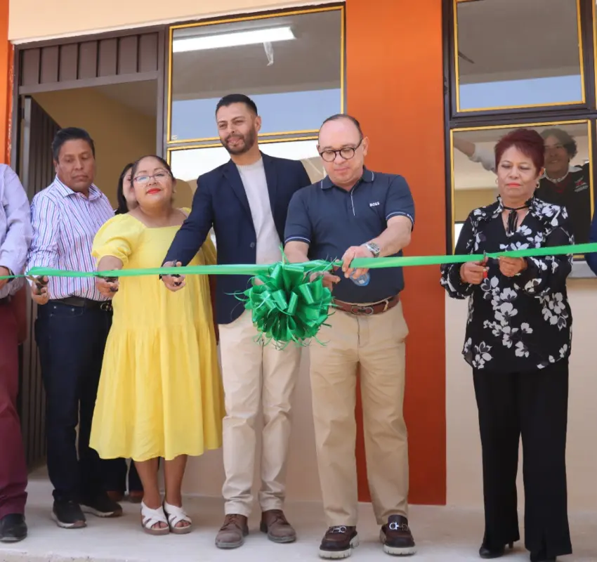 Entregó Manuel Vilchis aulas equipadas en Zinacantepec