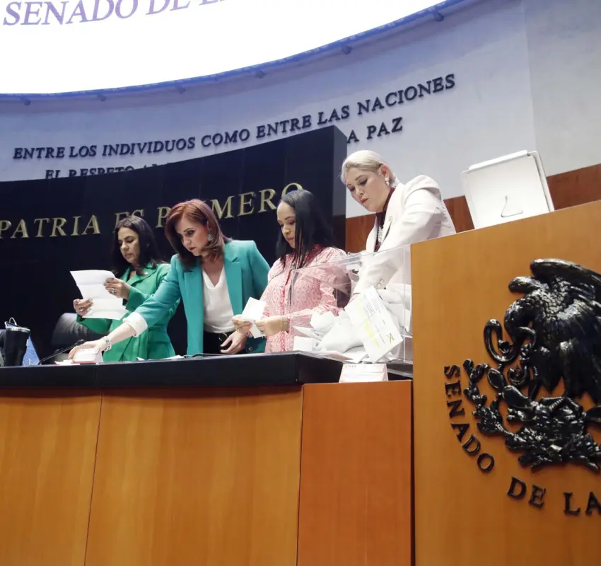 Expresaron senadores condolencias por fallecimiento del Papa Francisco
