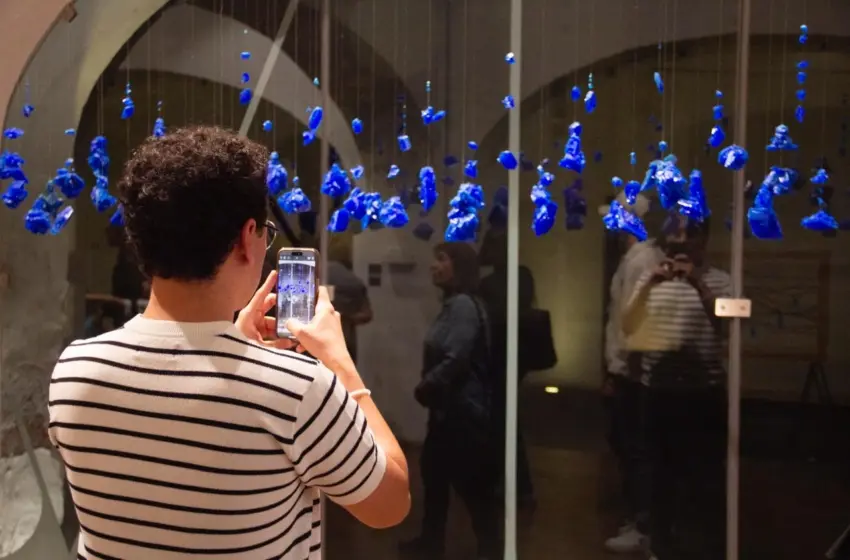 Llegan al MACQ las muestras: “La Luz Que No Vemos” y “Cultivos Geomórficos”