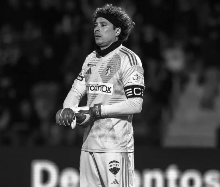 Memo Ochoa a punto de descender ahora con AVS