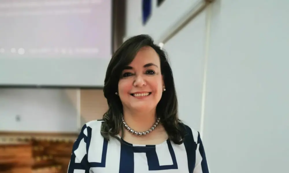 Noticias un vínculo con la sociedad Silvia Amaya Llano Rectora