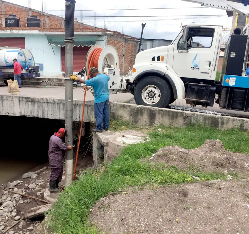 Realizan trabajo permanente en limpieza de drenes