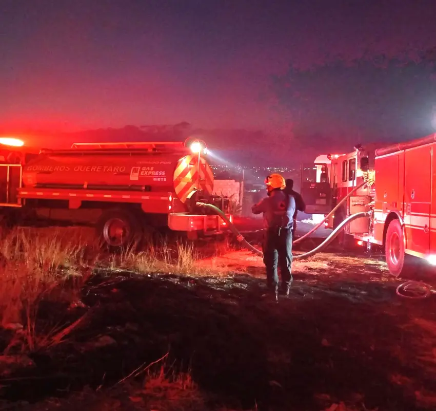 Sofocan incendios provocados en Juriquilla