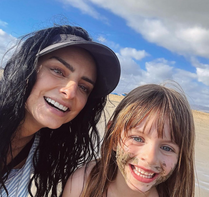 Aislinn Derbez habla de su negativa para que su hija Kailani forme ...