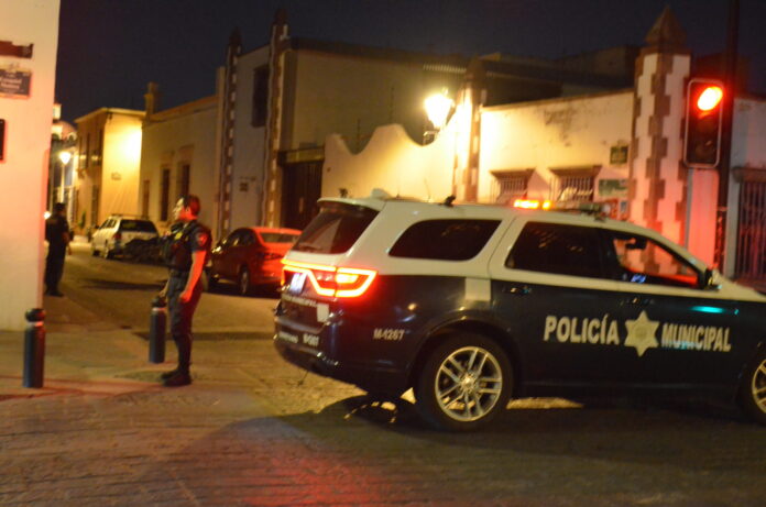 Aplica policía dispositivo ante motociclistas desenfrenados ...
