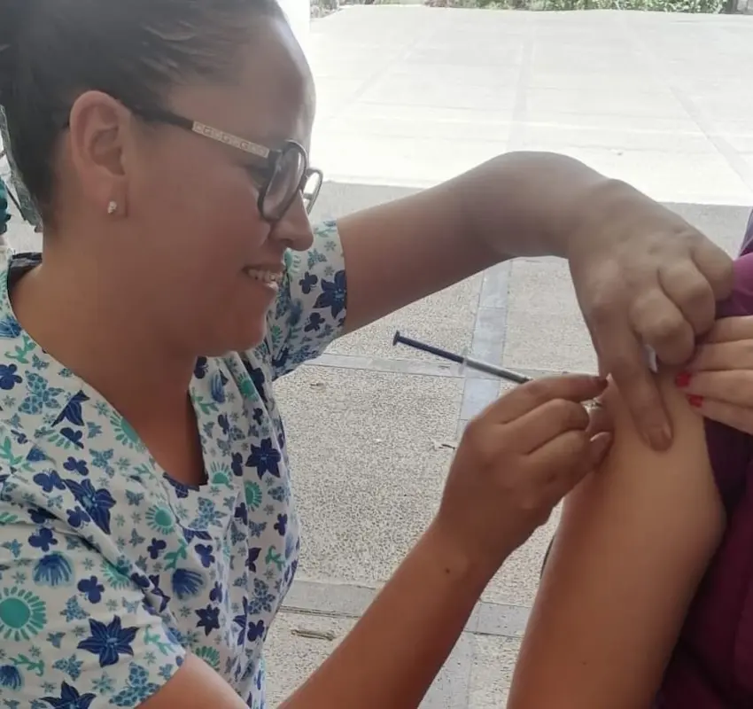Aplicadas 555 mil 320 dosis de vacuna contra influenza