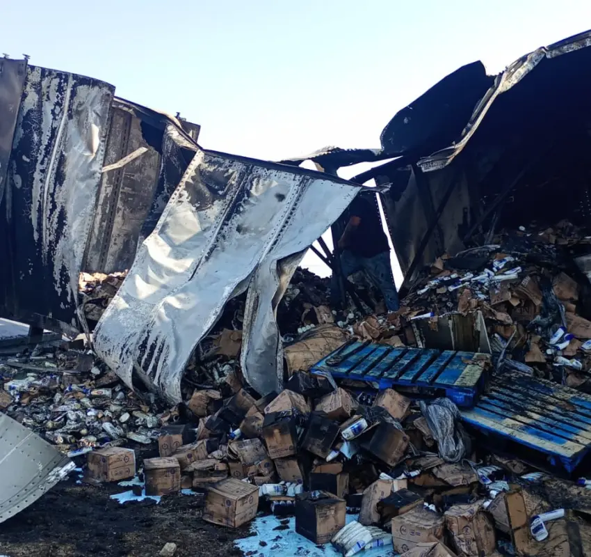 Arde caja seca de un tracto en el macrolibramiento Palmillas-Apaseo