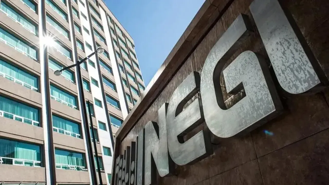 Caen ingresos del sector servicios en marzo INEGI   Primero Editores