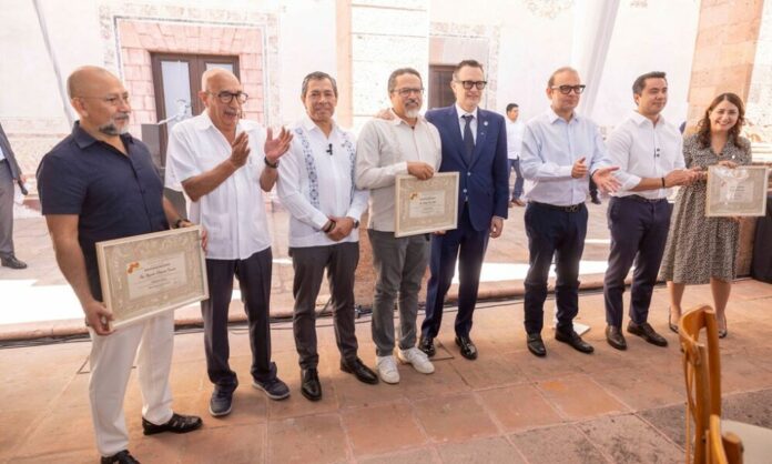 Celebra MKG el Día de la Santa Cruz con el Colegio de Arquitectos ...