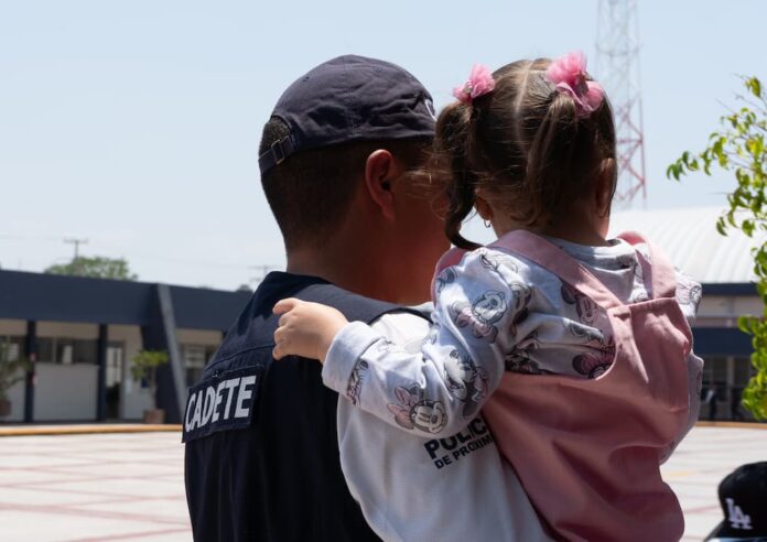 Conviven y celebran con sus hijos el Día de la Niñez en el CECAFIS ...