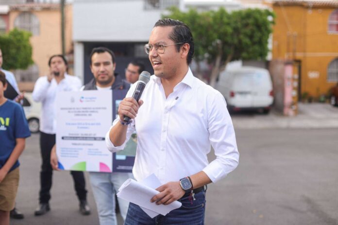 Chepe Guerrero entrega reasfaltado de la calle Francisco Alcocer ...