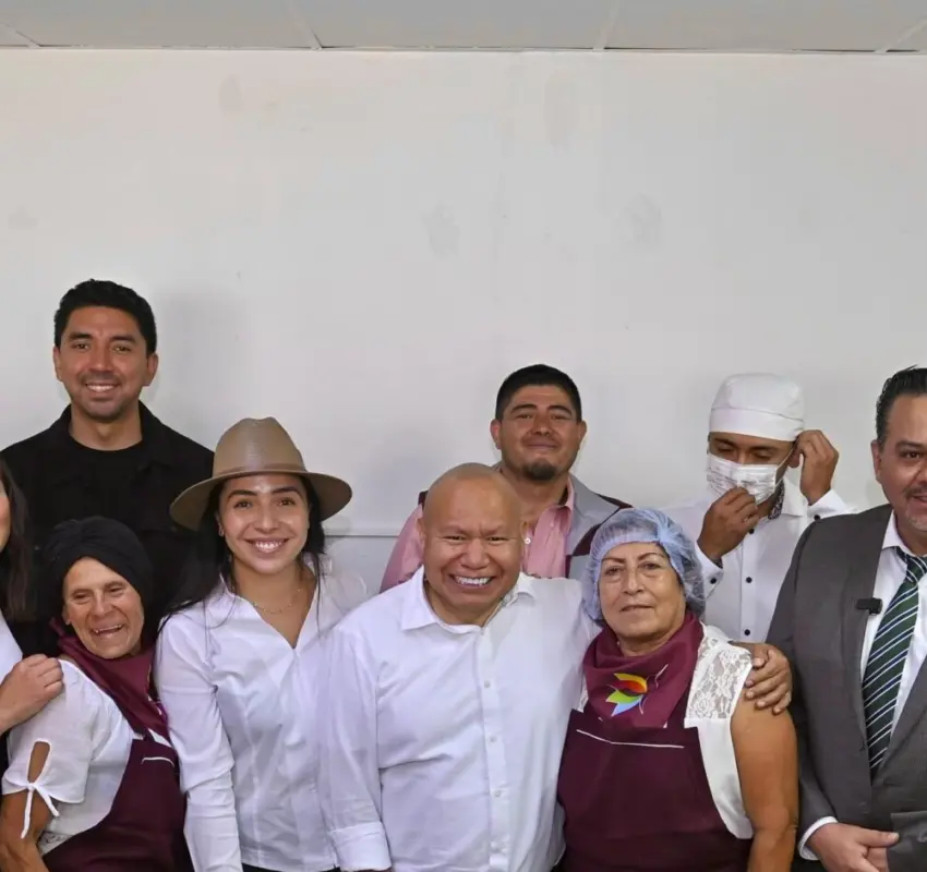 Lleva Raciel Pérez cocina del bienestar a Instituto Tecnológico de Tlalnepantla