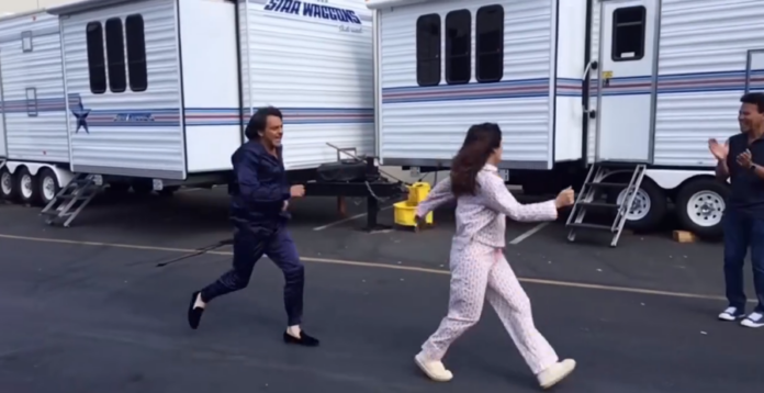 Salma Hayek y Eugenio Derbez se lucen bailando para celebrar el ...