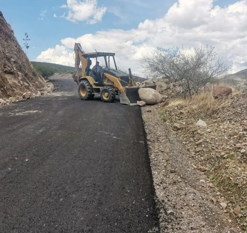 Atienden derrumbes en Tolimán Querétaro