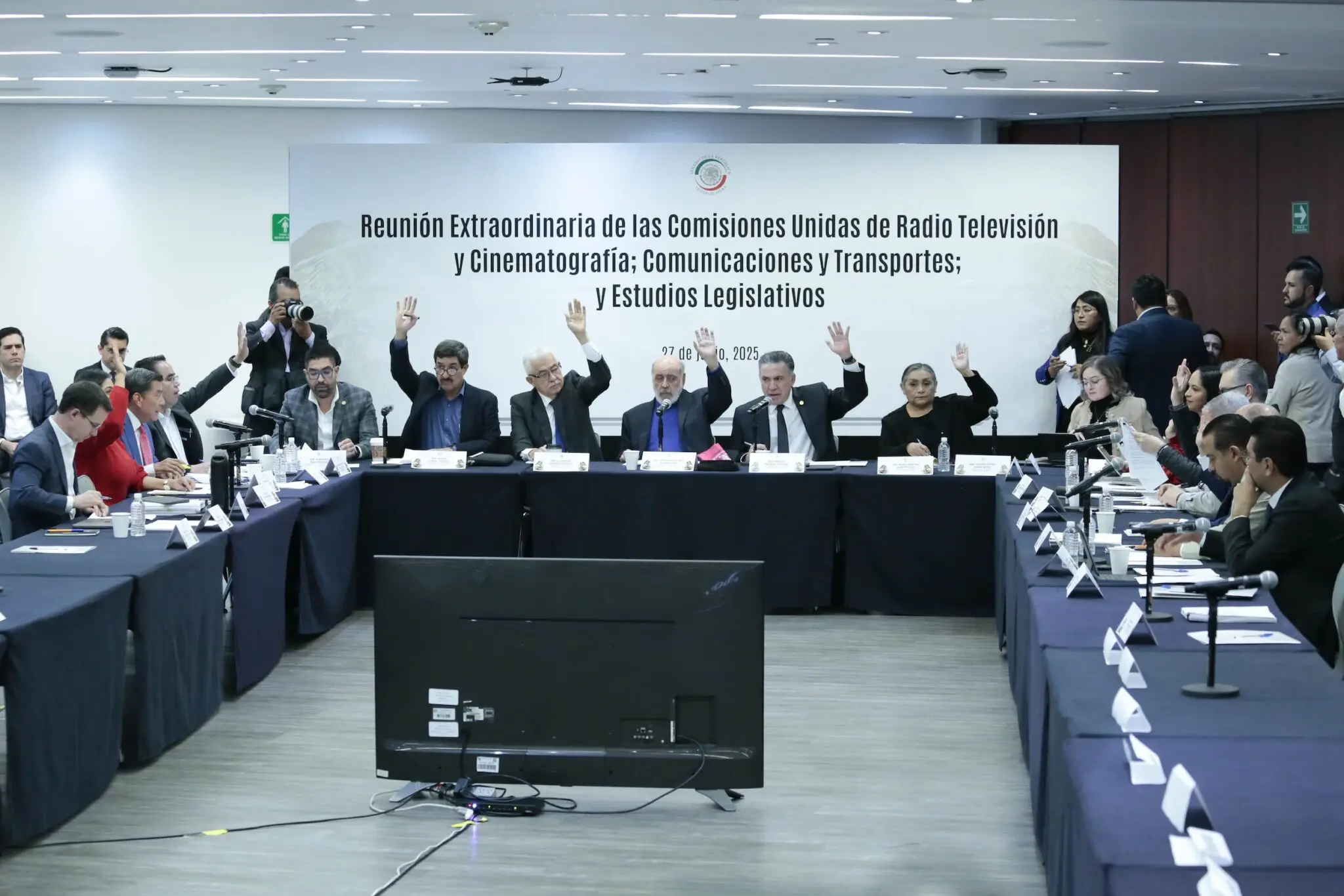 Aprobaron comisiones del Senado dictamen que reforma el sector de