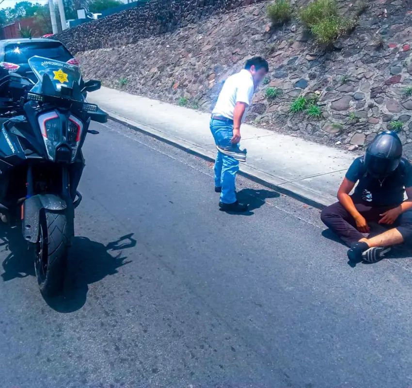 Automovilista atropelló a motociclista en BBQ