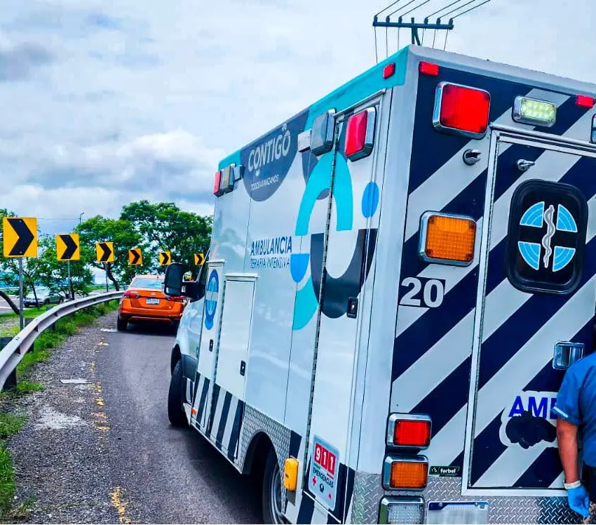 Automovilista impactó a motociclista en el anillo vial FJS