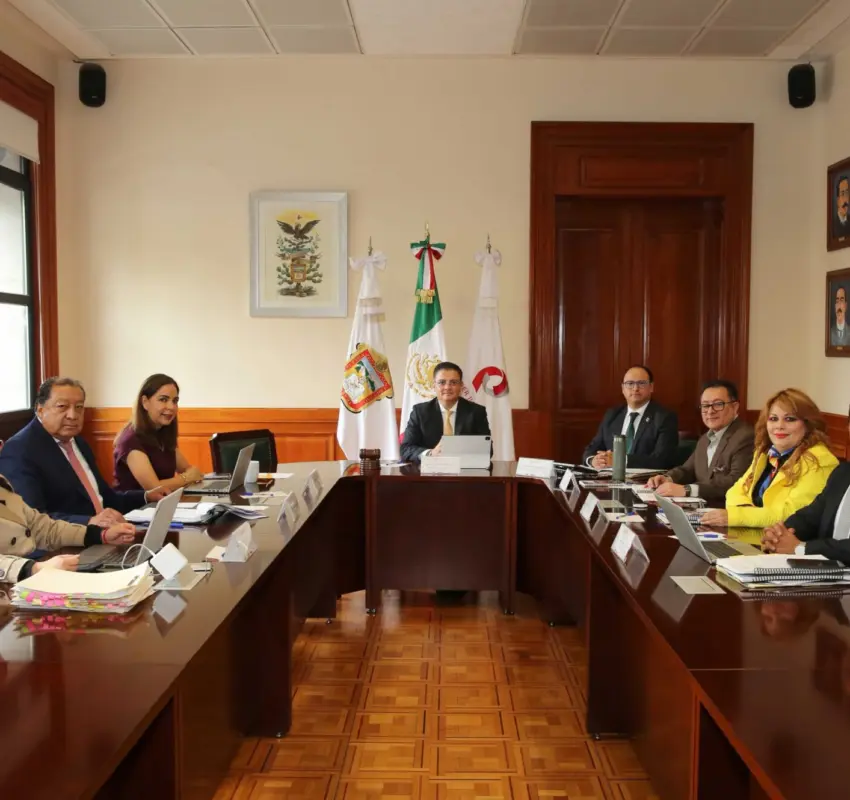 Autorizaron acceso de mascotas a edificios judiciales de Edomex