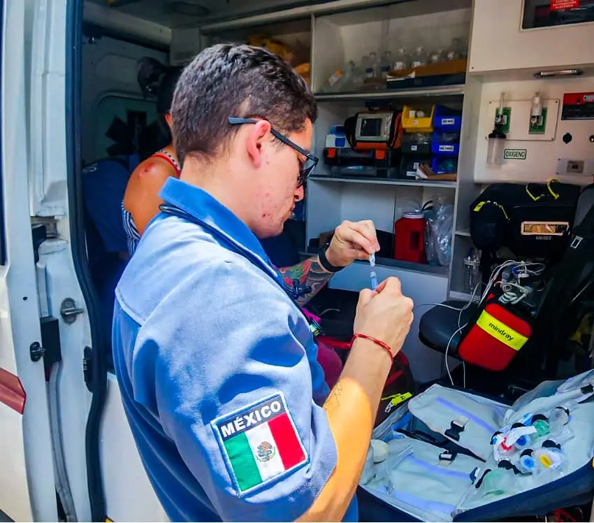 Camioneta de reparto atropelló a una familia en Universidad