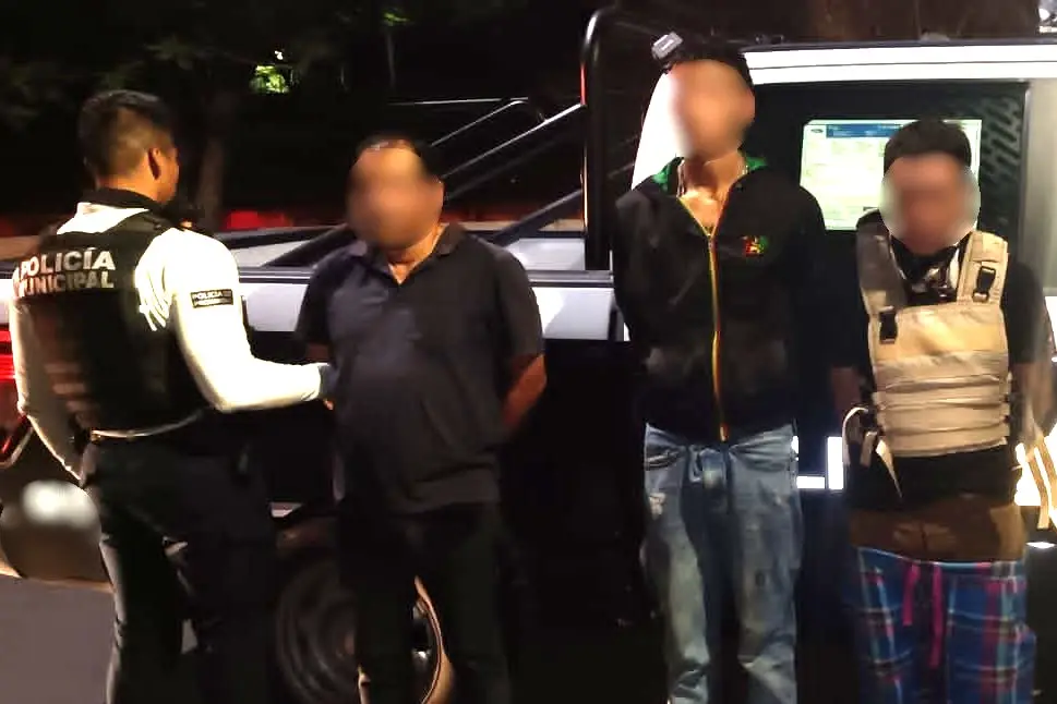 Capturan a tres que huían   Noticias de Querétaro