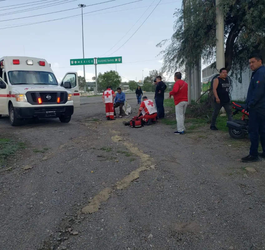Chocan dos camioneta en la intersección de la Panamericana y la 57