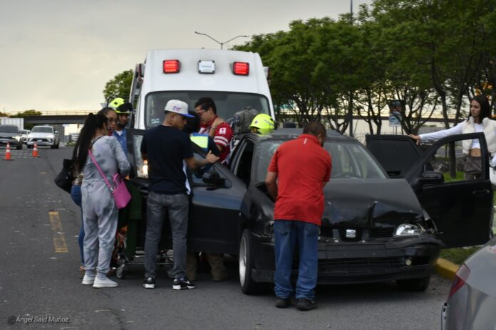 Colisión por alcance dejó a copiloto lesionada - Noticias de Querétaro