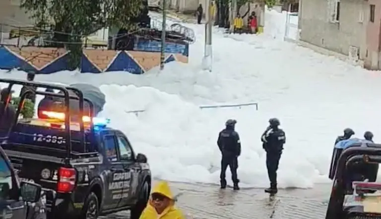 Desbordamiento de presa Los Cuartos en Naucalpan