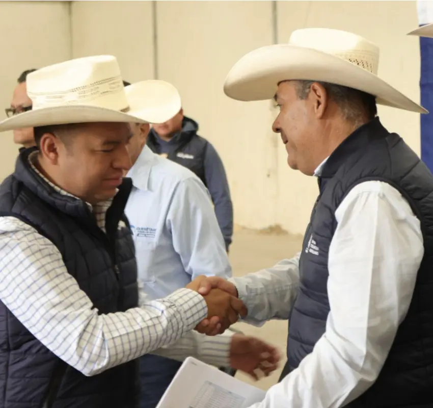 Entrega SEDEA alimento concentrado para el ganado en Huimilpan: Rosendo