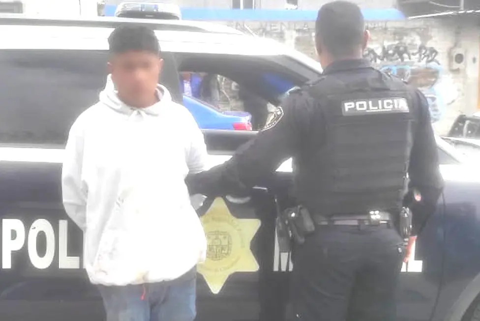 Evitan su huida y lo entregan a la policía   Noticias de Querétaro