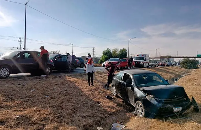 Fuertes daños por carambola en la 57