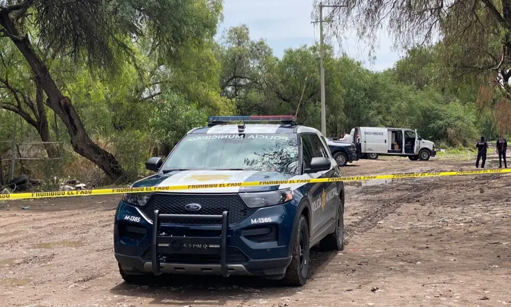 Lo encuentran sin vida al interior de un auto en Tlacote el Bajo