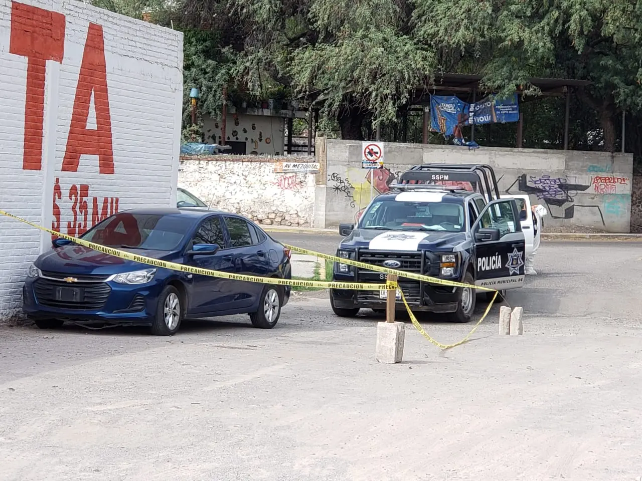 Localizan taxi ejecutivo abandonado conductor está desaparecido