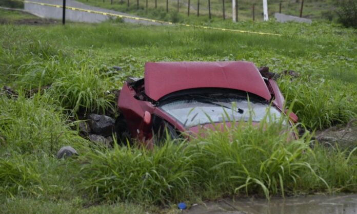 Muere automovilista tras caer en dren sobre el anillo vial FJS ...