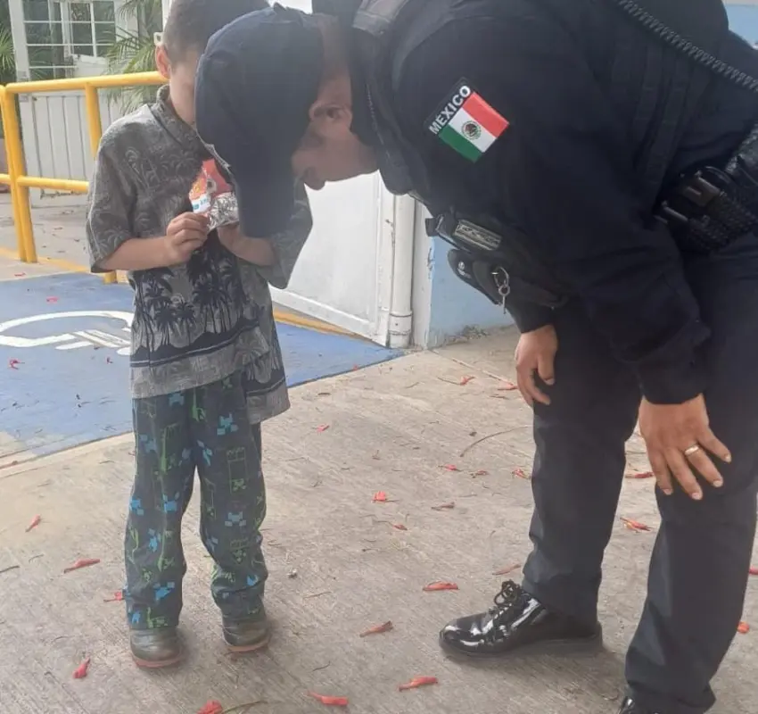 POES resguardó a niño víctima de violencia familiar; fue reportado solo en el bulevar de las Américas